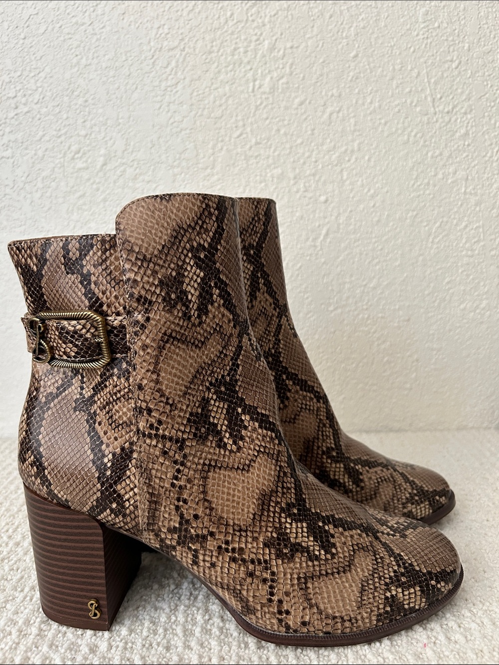 Sam & Libby Size 8.5 Faux Snake Skin Stacked Heel Jett Boots in Mocha Multi